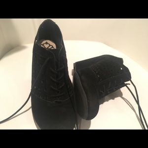Black, size 6.5, Brand name Fergalicious